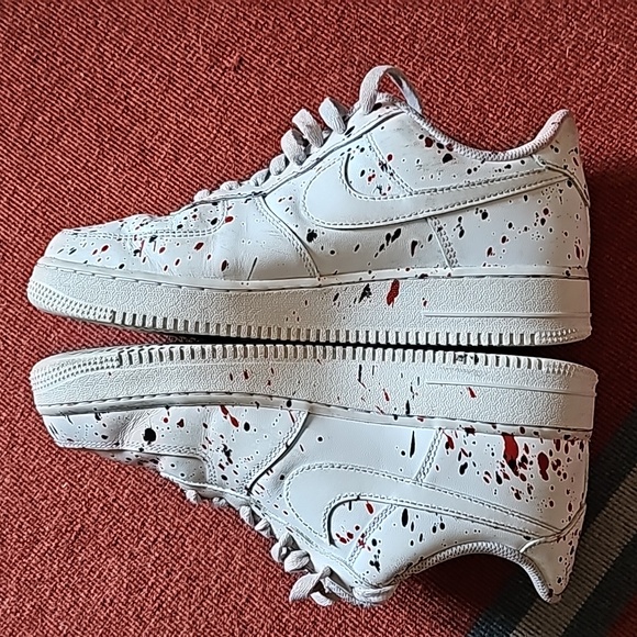 AWESOME CUSTOM BLACK AND RED SPLATTER NIKE AIR FORCE 1 SHOES - Picture 5 of 11